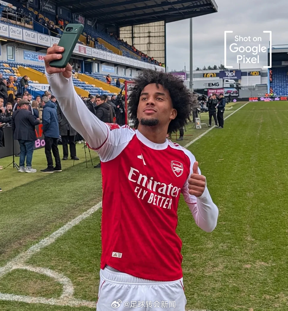 18岁的新援贾登-迪克逊本场比赛完成了阿森纳的一线队首秀。