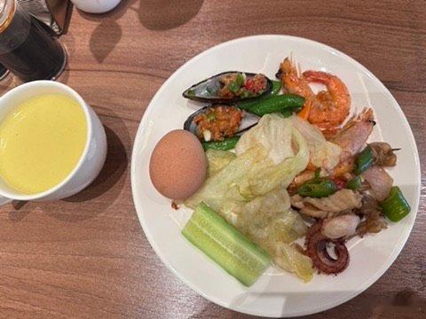 酒店早餐小锅米线成每日必点[点赞]绝绝子还偶遇孙红雷刘宇宁拍电视剧原来开车的画面要拖车20多人协作才