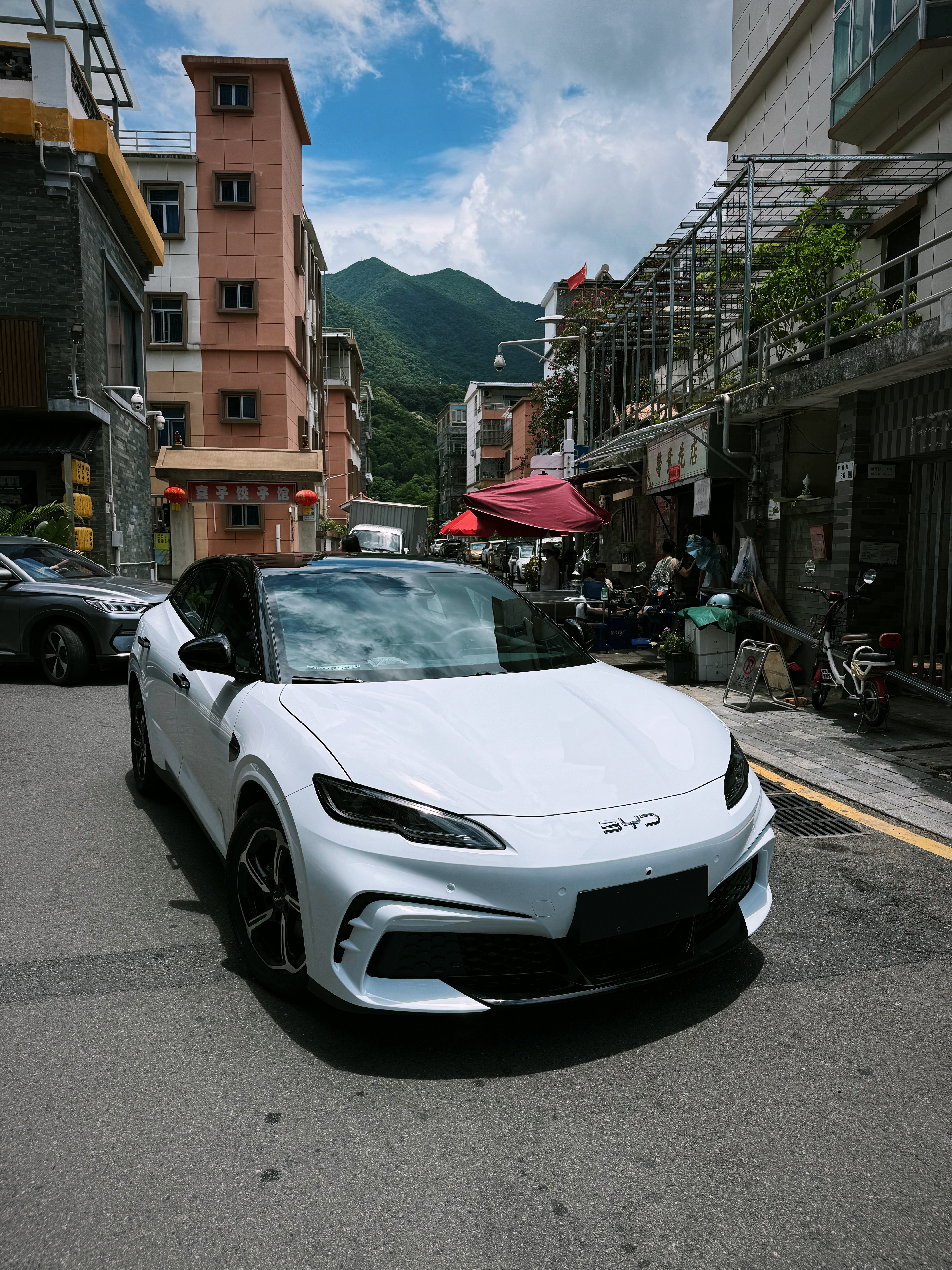 没想到这是海豹06GT，真心觉得好看，是改过了还是原厂就这样​​​