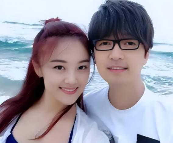 玖月奇迹离婚的事，大家最意外的不是感情走到头，而是王小海的处理方式。两人当年