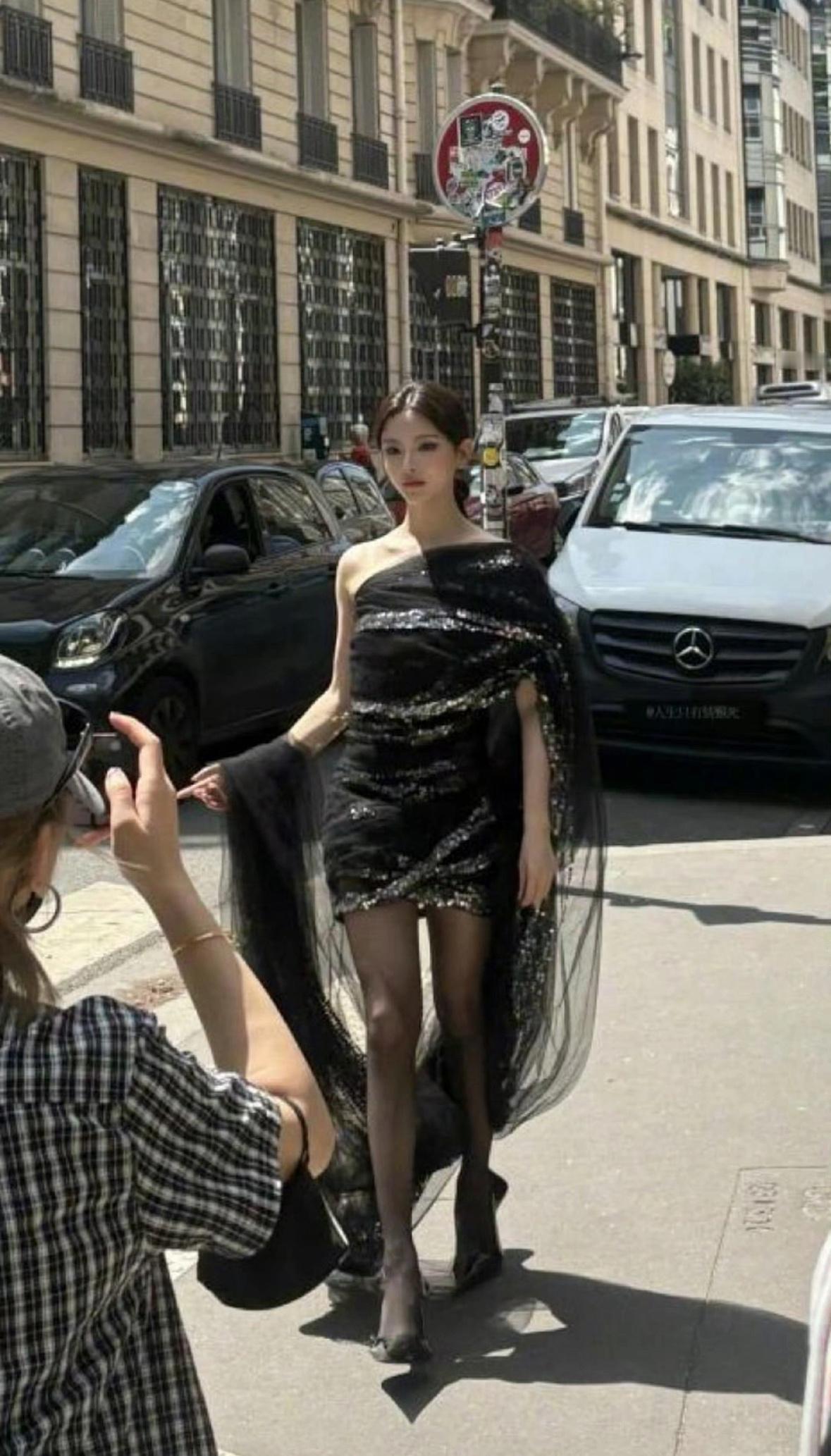 路人视角的杨超越，很精致的小手办​​​