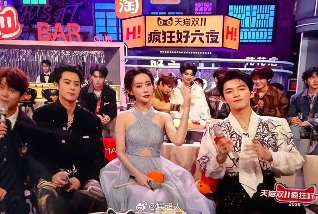 王鹤棣孟子义王星越同框王鹤棣孟子义王星越活动同框，男帅女美王鹤棣孟子义王星越活