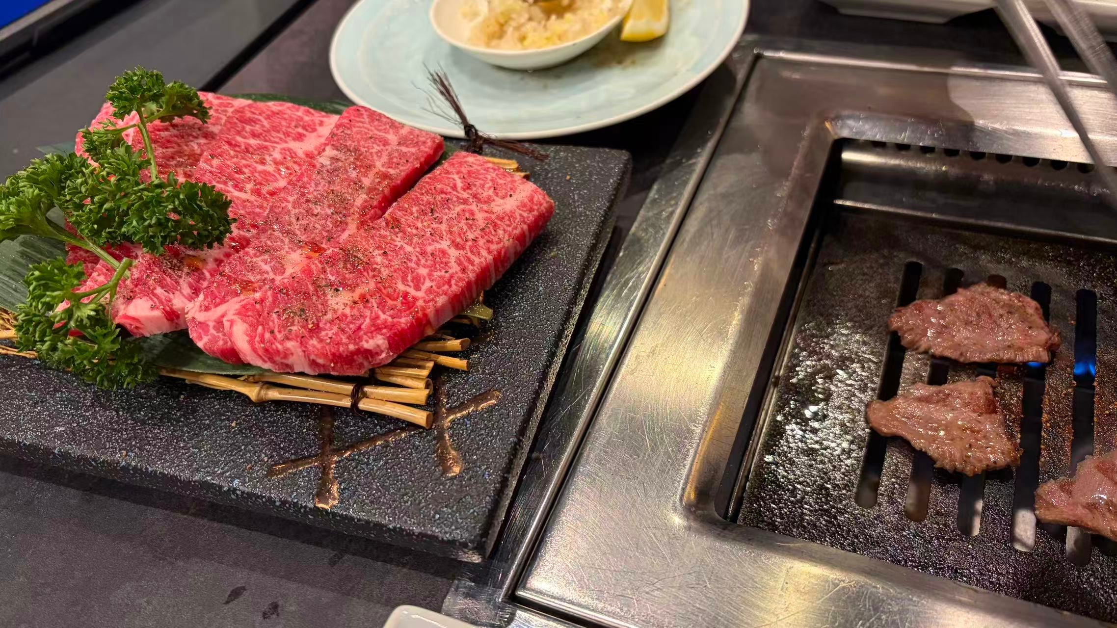 小和牛的诱惑是如何都抵挡不了的…