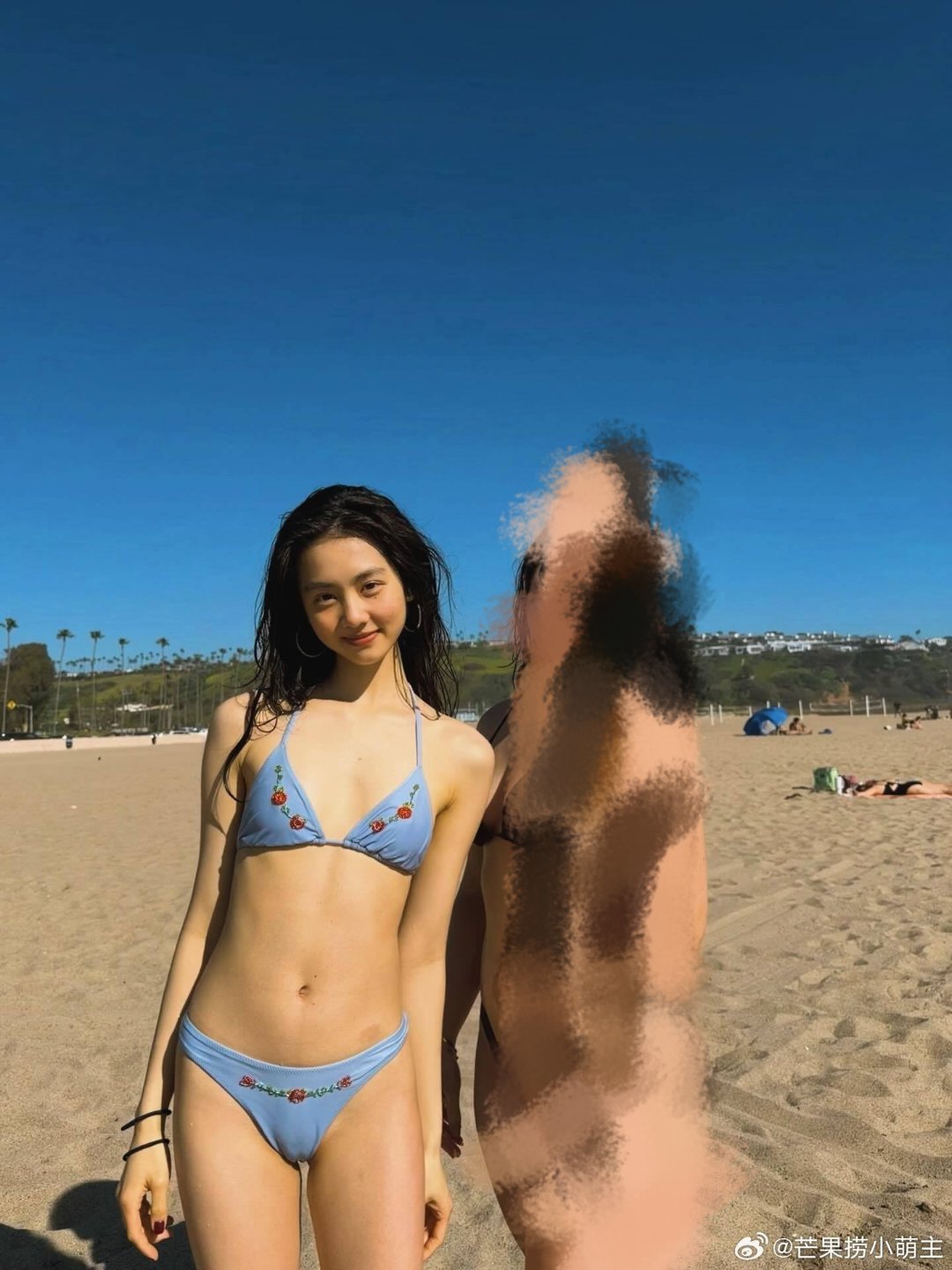 黄多多海边比基尼很欲