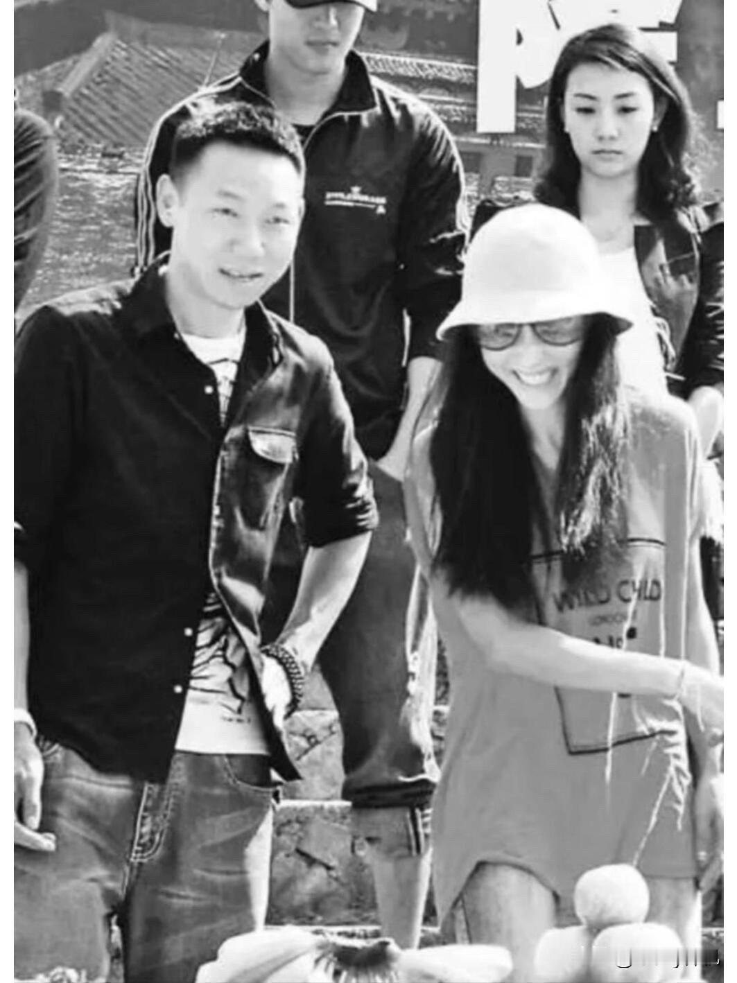 余毓兴是什么人，能把张柏芝耍得团团转。不查不知道，一查吓一跳。余毓兴曾经是