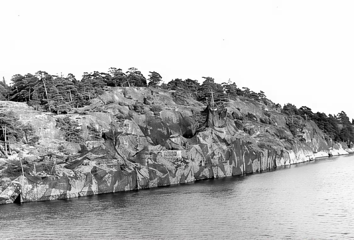 肉眼根本不敢相信，1915年那艘伪装的瑞典军舰，很可能就是有“波罗的海的白天鹅”