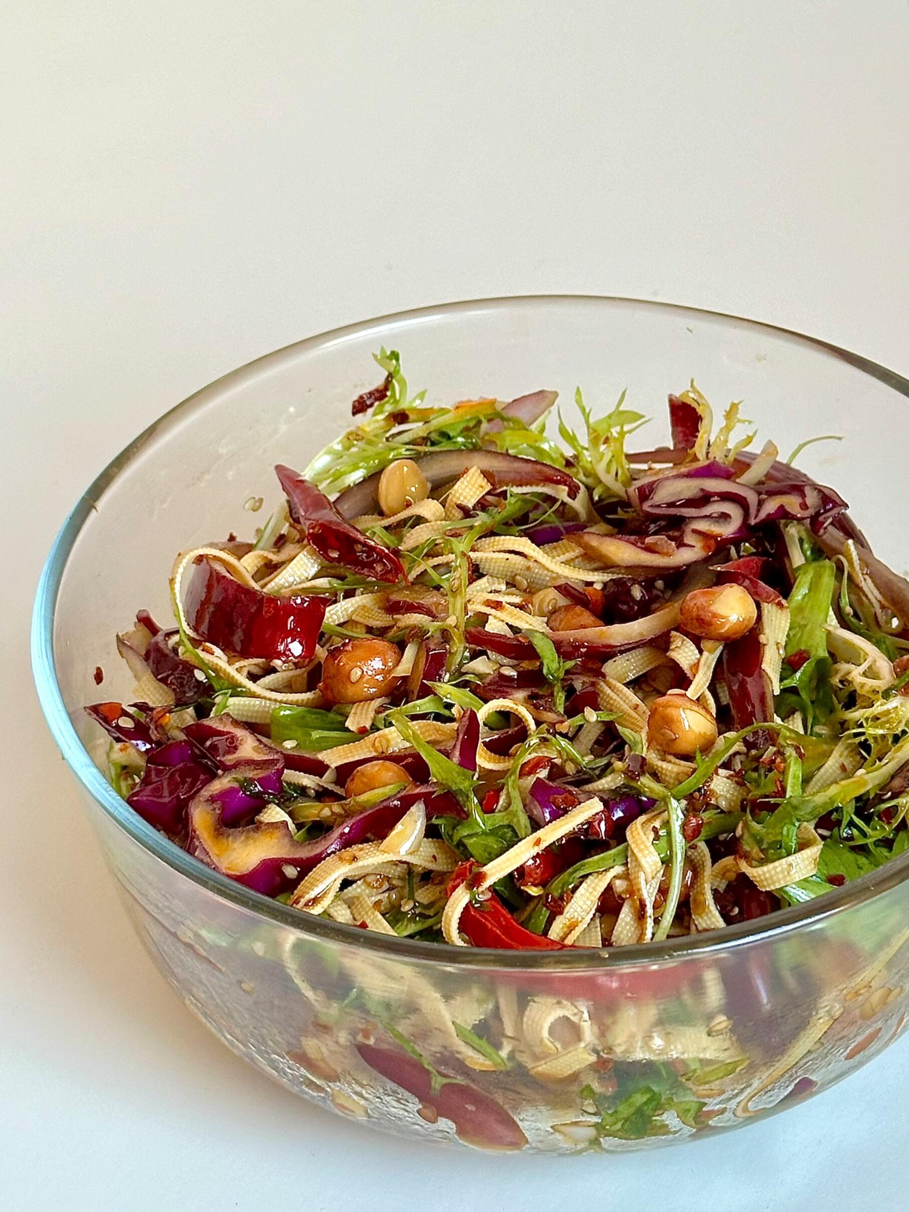 这碗大拌菜我能连吃三天，大鱼大肉后这样过年那几天顿顿大鱼大肉，嘴巴是过瘾了，