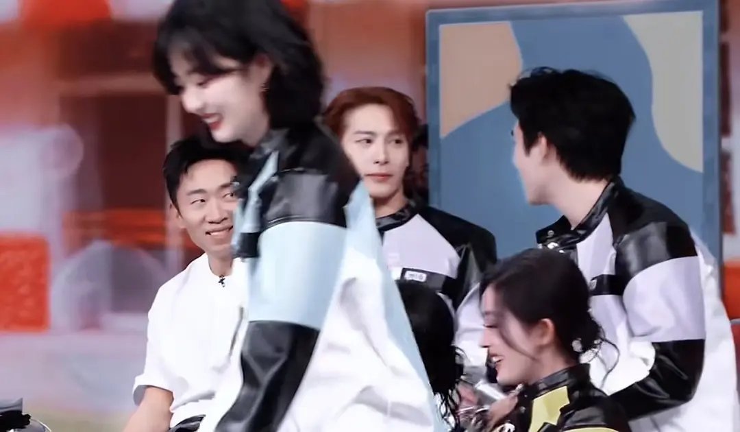 孙千高瀚宇抓花，出圈的实际上是杨迪的小眼神吧