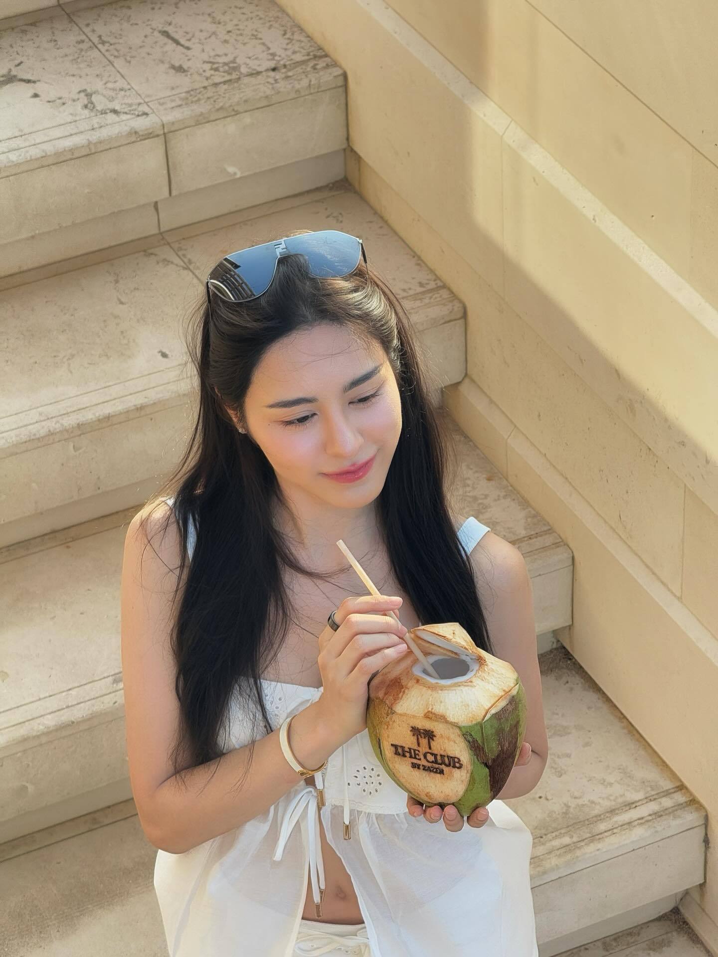 punpreedeePPPunpreedee｜IG更新✨和家人在度假🏝️✌?