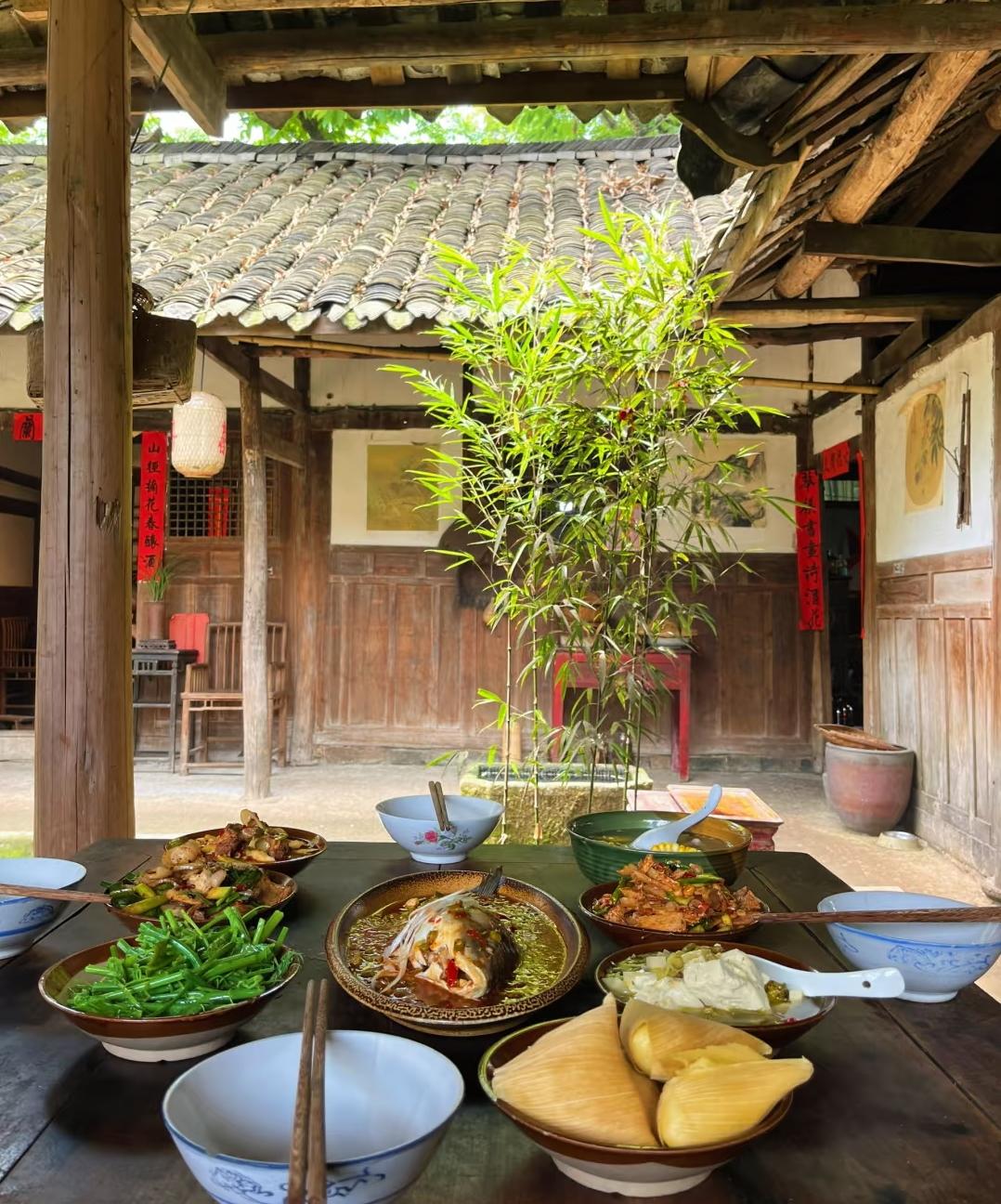 国庆回娘家才住两天，就被我妈搞得心里堵得慌，这哪是回家享清闲，简直是遭罪渡劫！