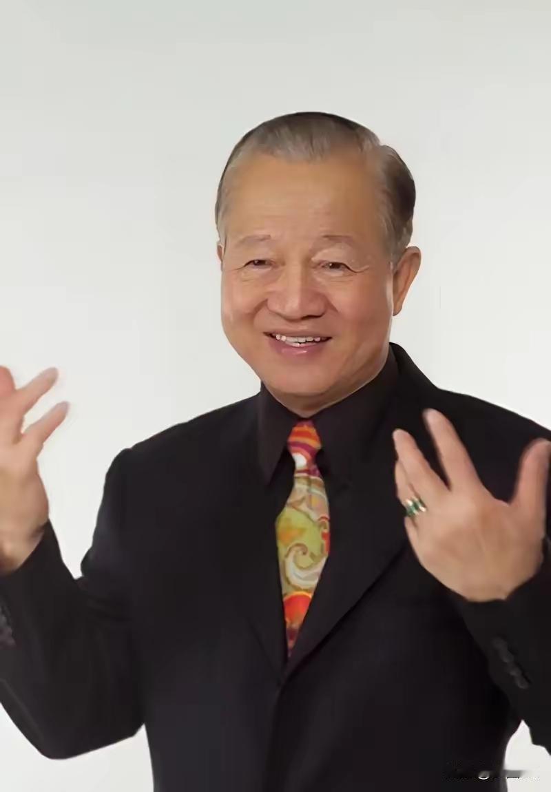 曾仕强说：“有慧根的女人，就是看起来似乎傻傻的，笨笨的，但她有一种一般人都不具备