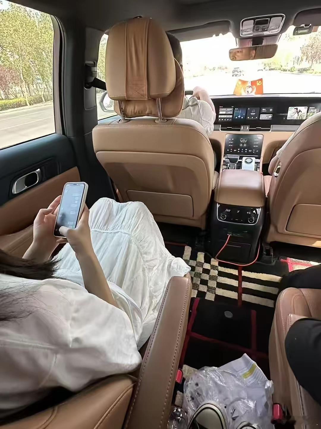 有没有哪位大哥晓得这是啥车呀？​​​