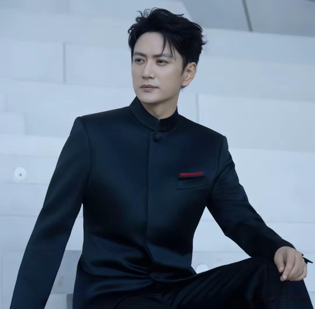 不知道大家发现没，大家现在越来越偏爱，长相周正这一挂的男演员了。王仁君，