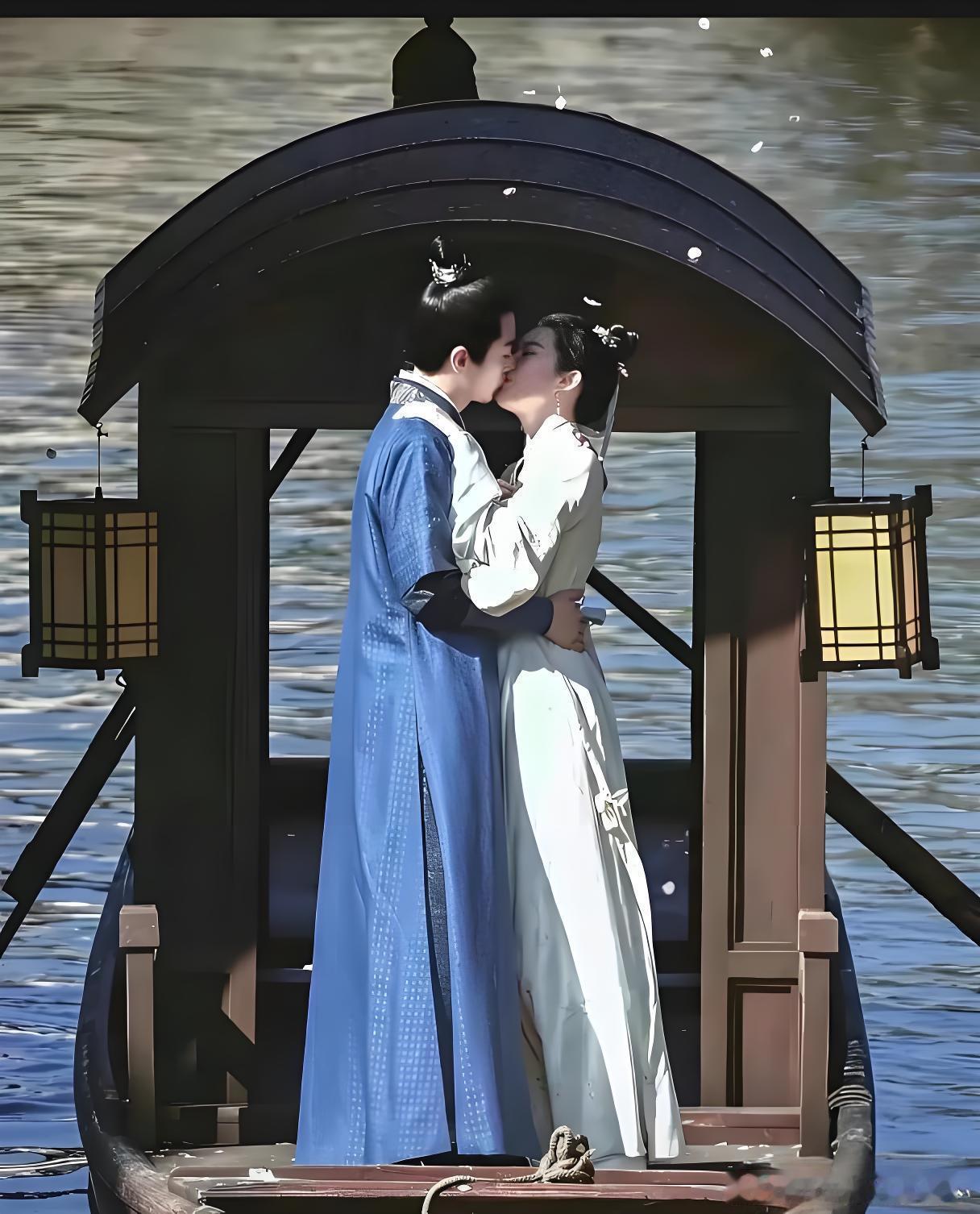 涨知识了，拍个电视居然要那么多机器配合。