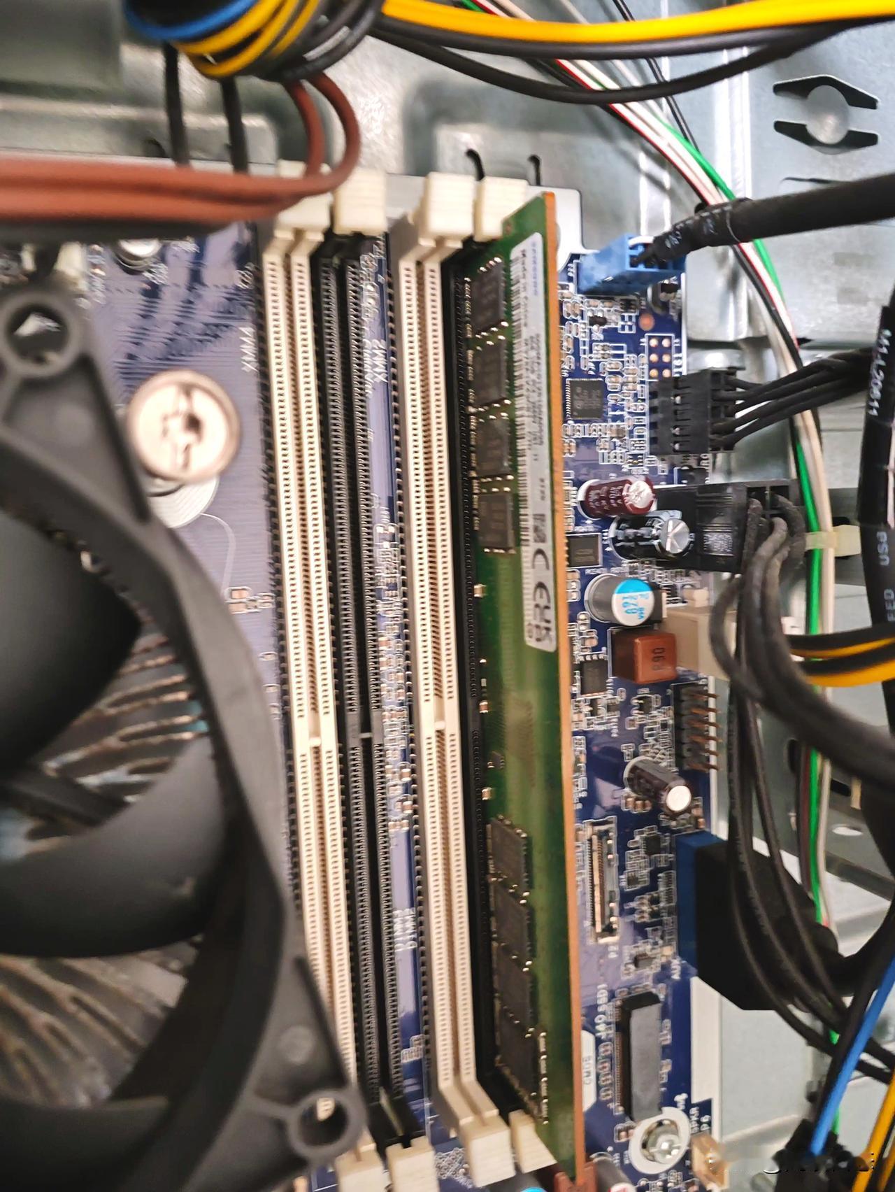 内存条涨价核心是阶段性供需失衡，让内存条价格翻倍，普通人如何参与才能赚到钱？首