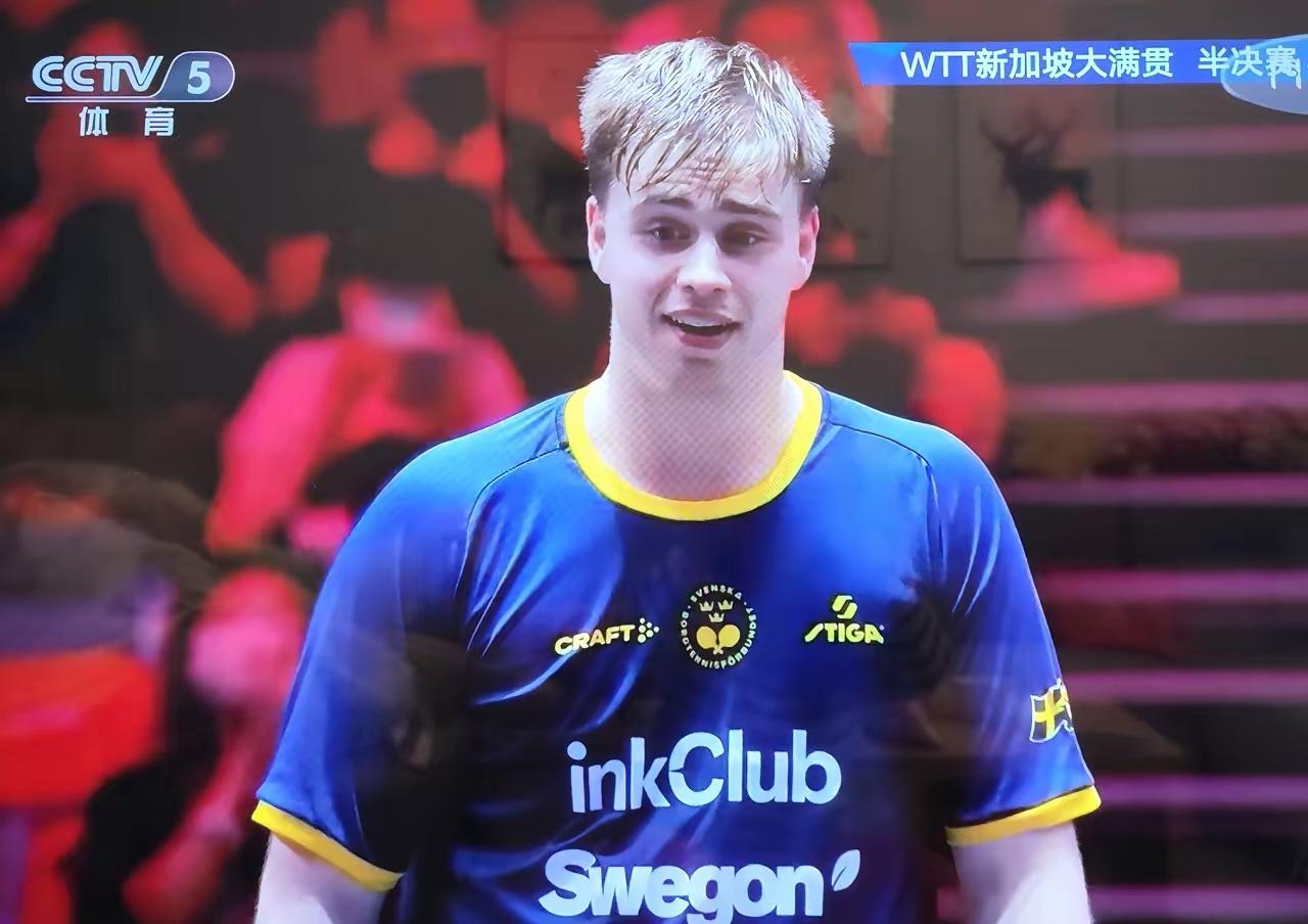 有人说，小莫能冲到世界第二，得感谢雨果、感谢林诗栋、感谢张本智和——其实错了