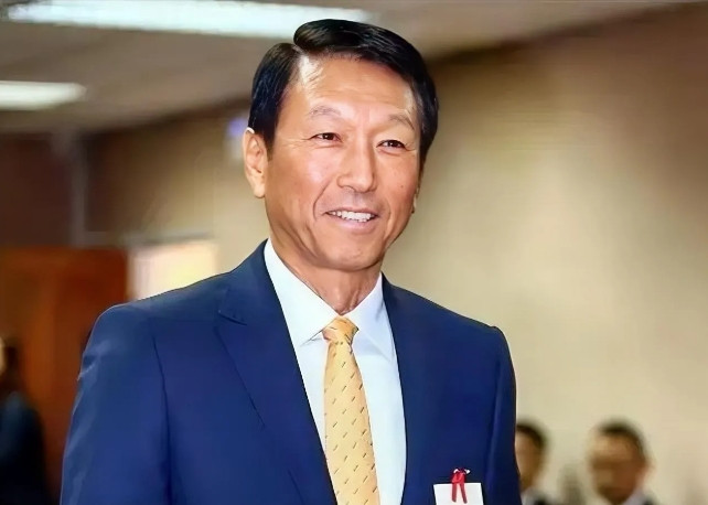 台湾军队前参谋总长李喜明说，解放军的实力不容小觑，一旦对台湾实施封锁，势必会牵