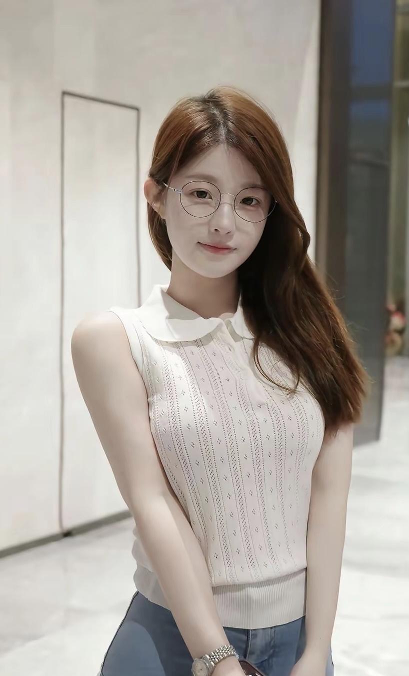 美女究竟能有多美美女一定是漂亮，素颜也漂亮，身材比例好，性格温柔开朗活泼可爱