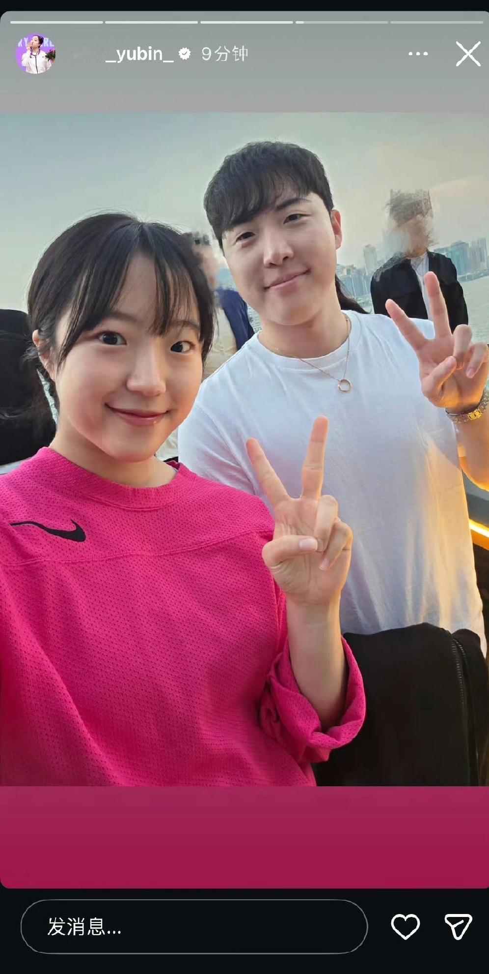 小申：无须多言，话都在铜牌里。[捂脸哭]和已经熟的不能再熟的新婚老搭档林钟勋来张