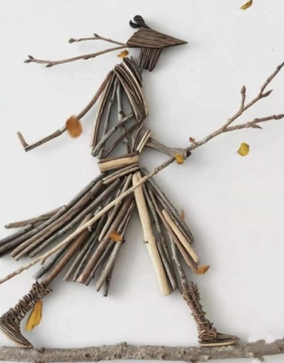 有个姐妹，是我散步的搭子。她娘家兄妹8人，6女2男。她父母最是疼爱两个儿子，为