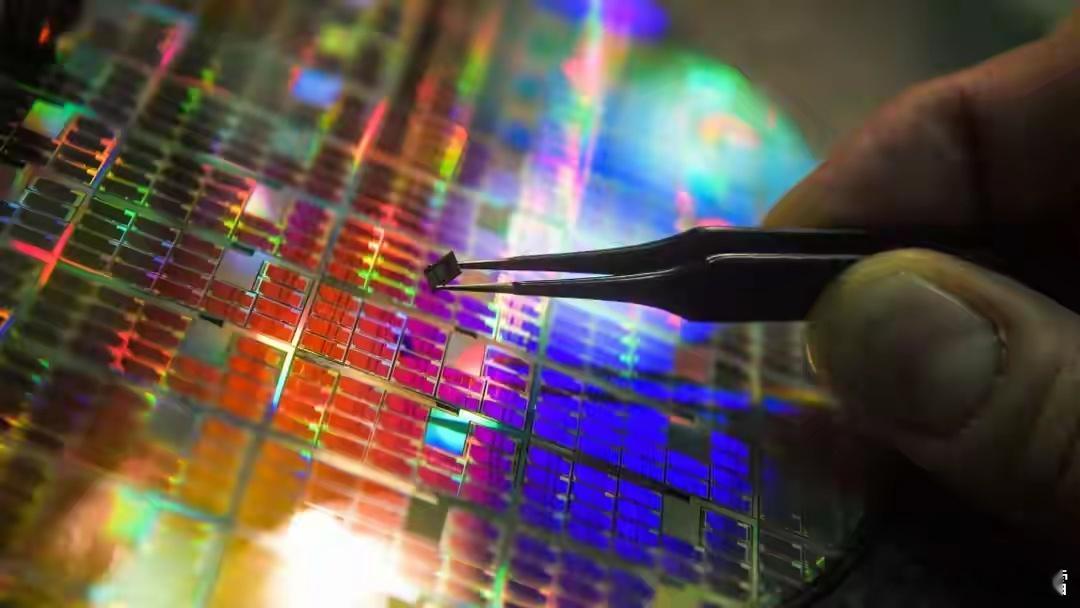 日本拟禁售光刻胶报复中国？反制手段已就位，谁倒霉尚未可知消息称高市早苗政府或将全