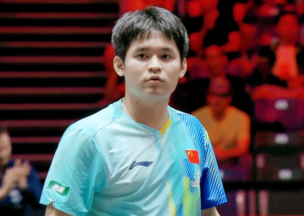 我去！裁判为什么不给小布黄牌？上一场男双半决赛小布就是因为大吼吃到了黄牌。