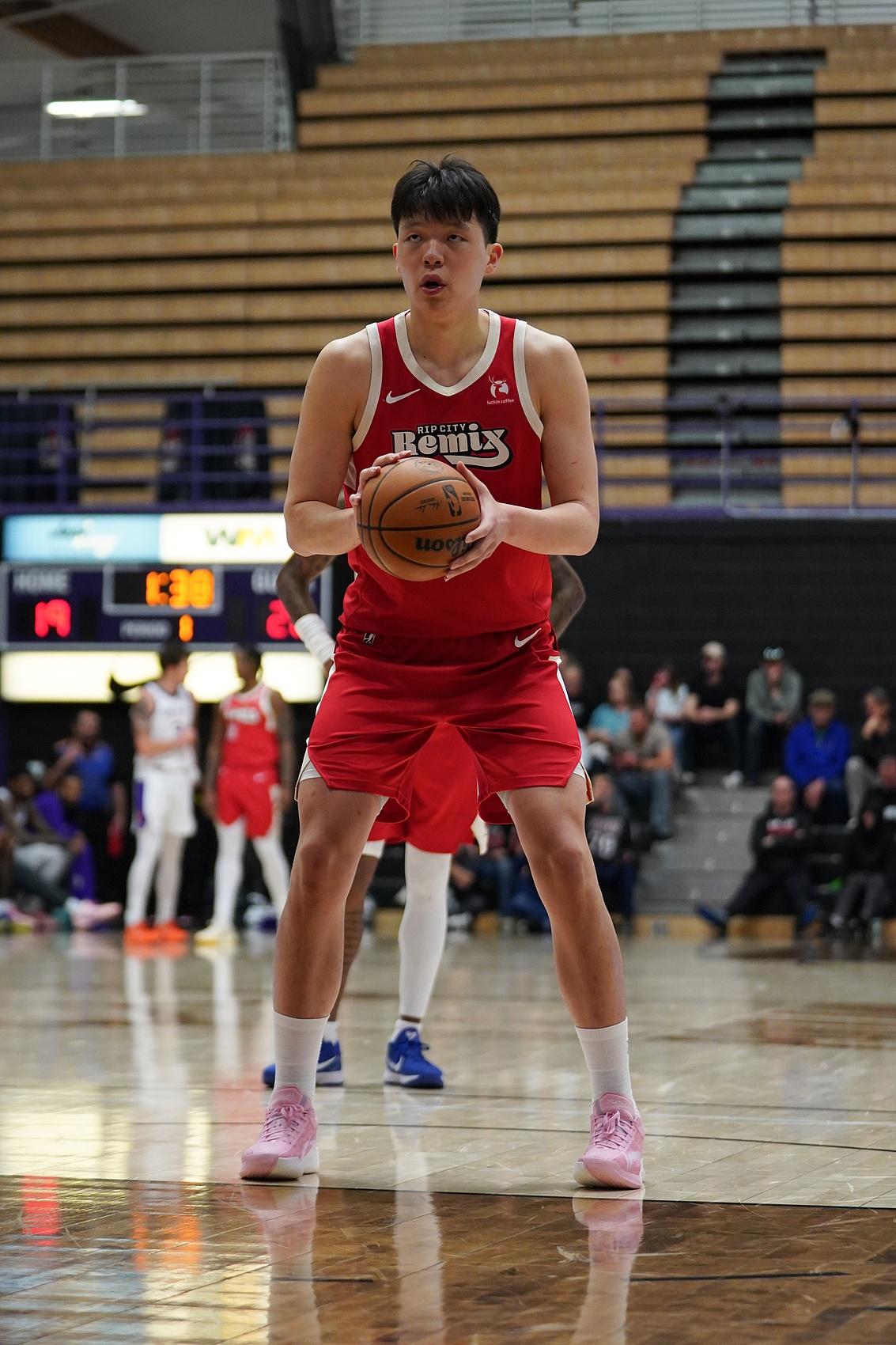 小杨的NBA生存法则大揭秘！当“中国约基奇”的光环褪去，杨瀚森在开拓者的发展联