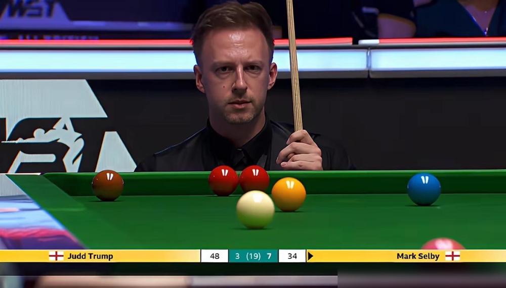 这绝对是一个自由球，只有特鲁姆普才会去与裁判诡辩，如果换做墨菲甚至都不会对裁判的