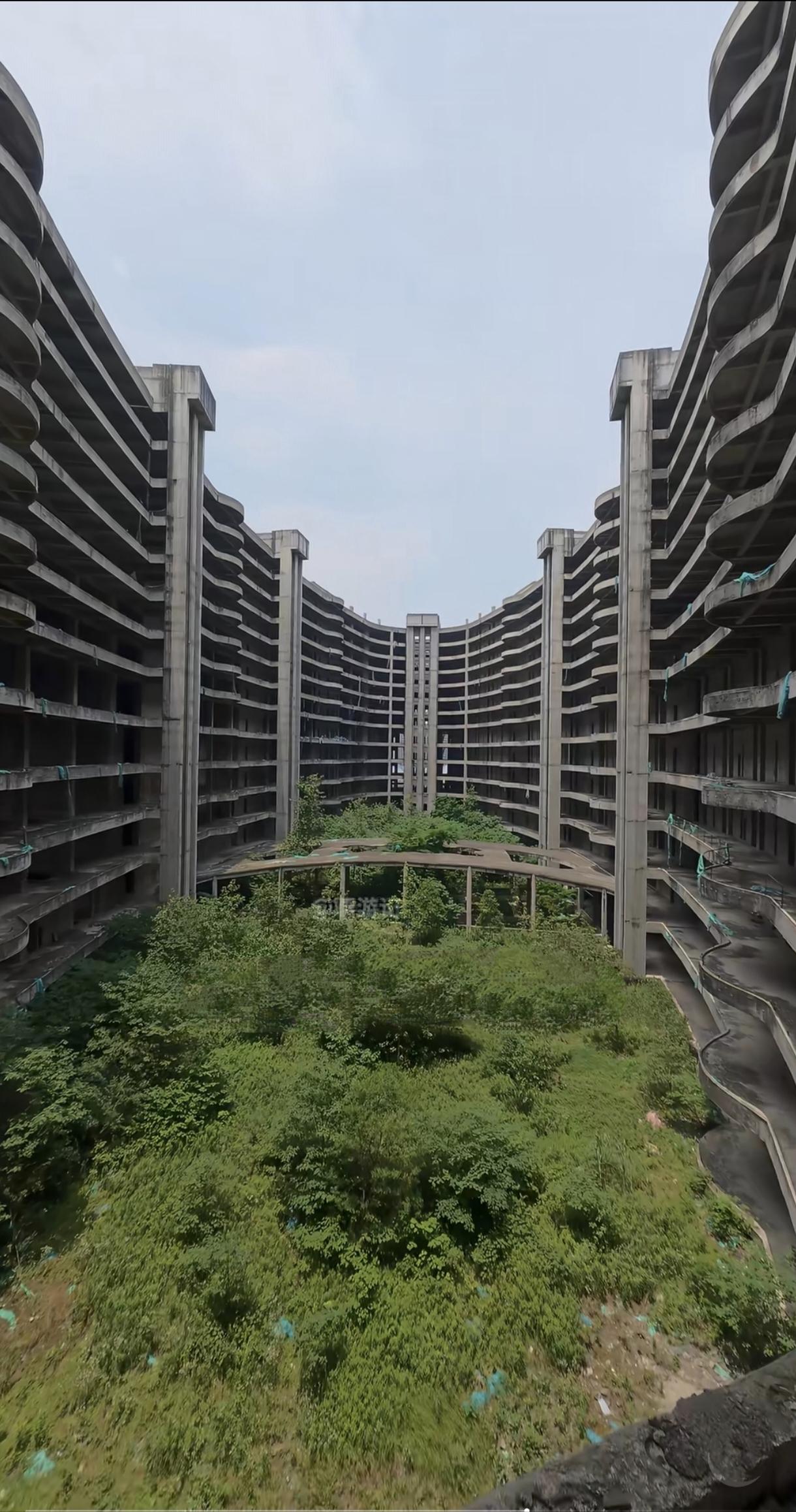 每个城市都有烂尾楼，钱花完了，地荒废了，为什么恒大接盘了很多此类烂尾楼项目，而且