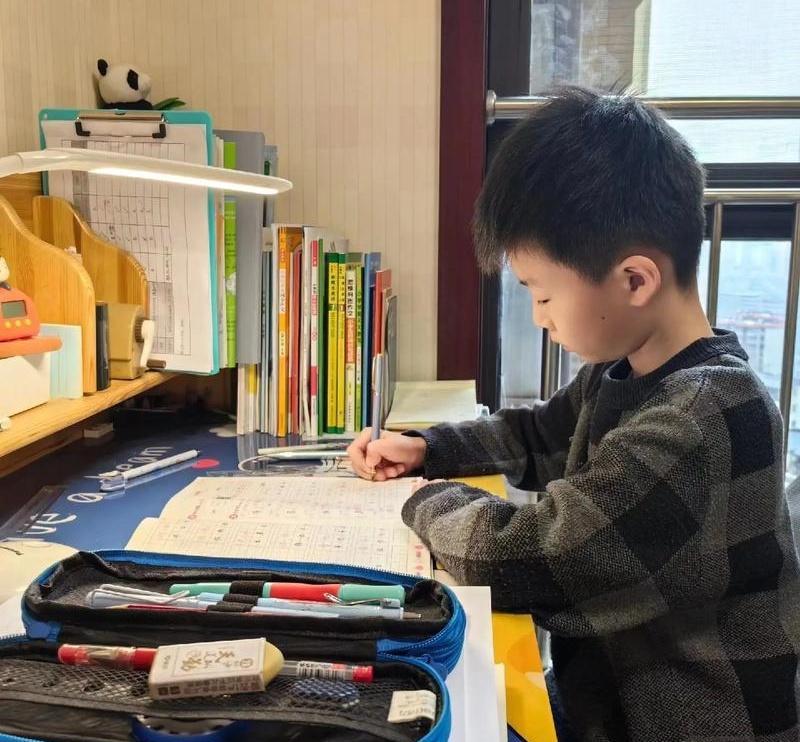 陪读多年，回头看才敢告诉你的几句大实话。1、专家说，小学的成绩不重要，可等你到