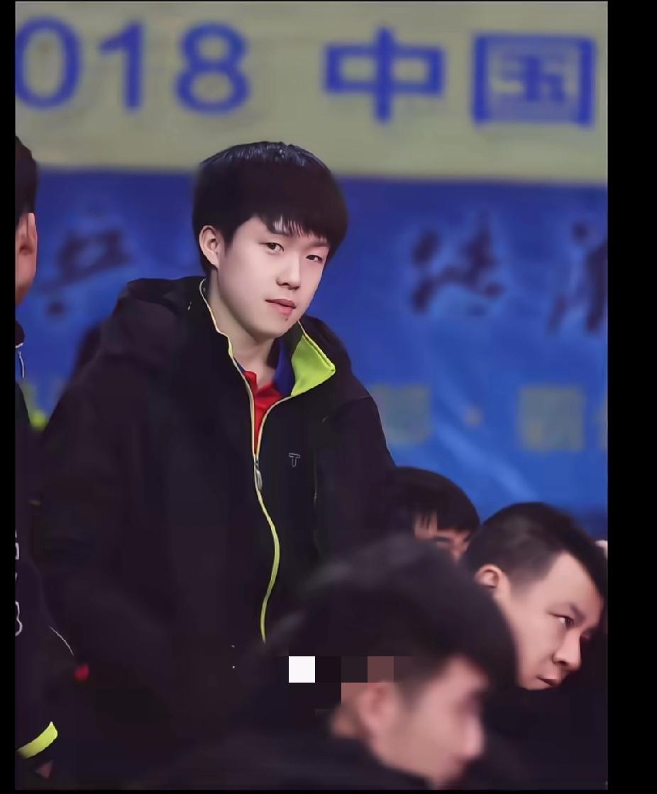 谁懂啊！这张2018年的王楚钦，我居然才刷到！真的被狠狠惊艳到！本来以为大