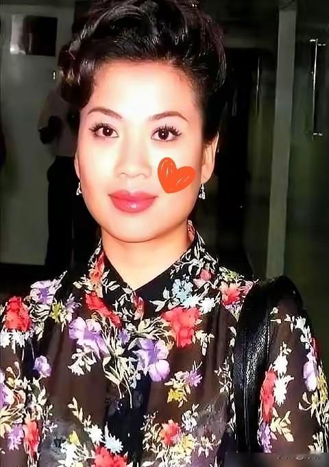 58岁张也晚年选择引热议！不婚无子不依附儿女，住进顶级养老院长久安居年过五