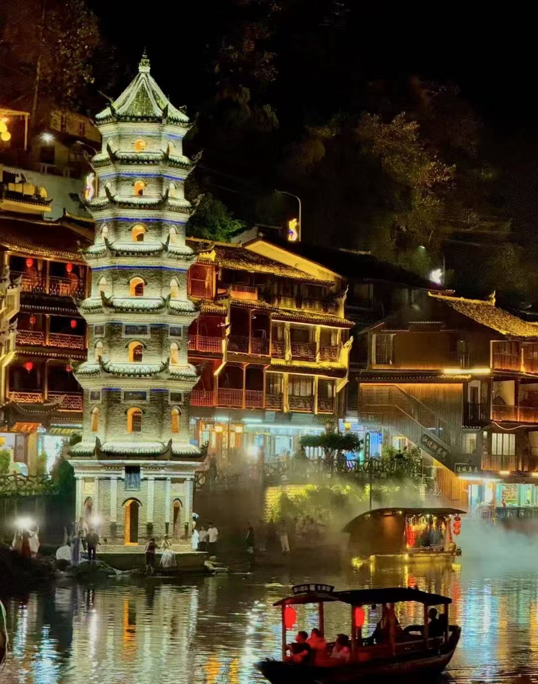 夜景号称湖南一绝！湘西凤凰古镇夜游攻略！