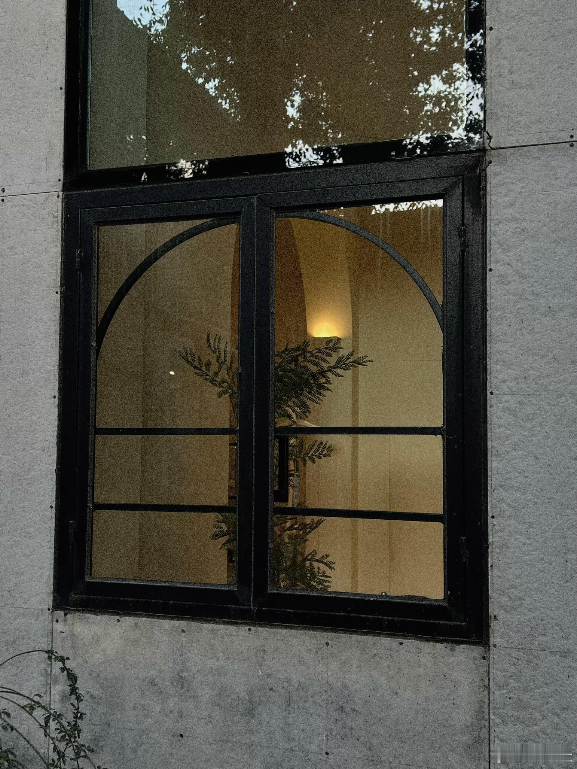 我们总是对纯粹的放松感到愧疚，做任何事都要寻求所谓的意义。我们总是把想要做的事情