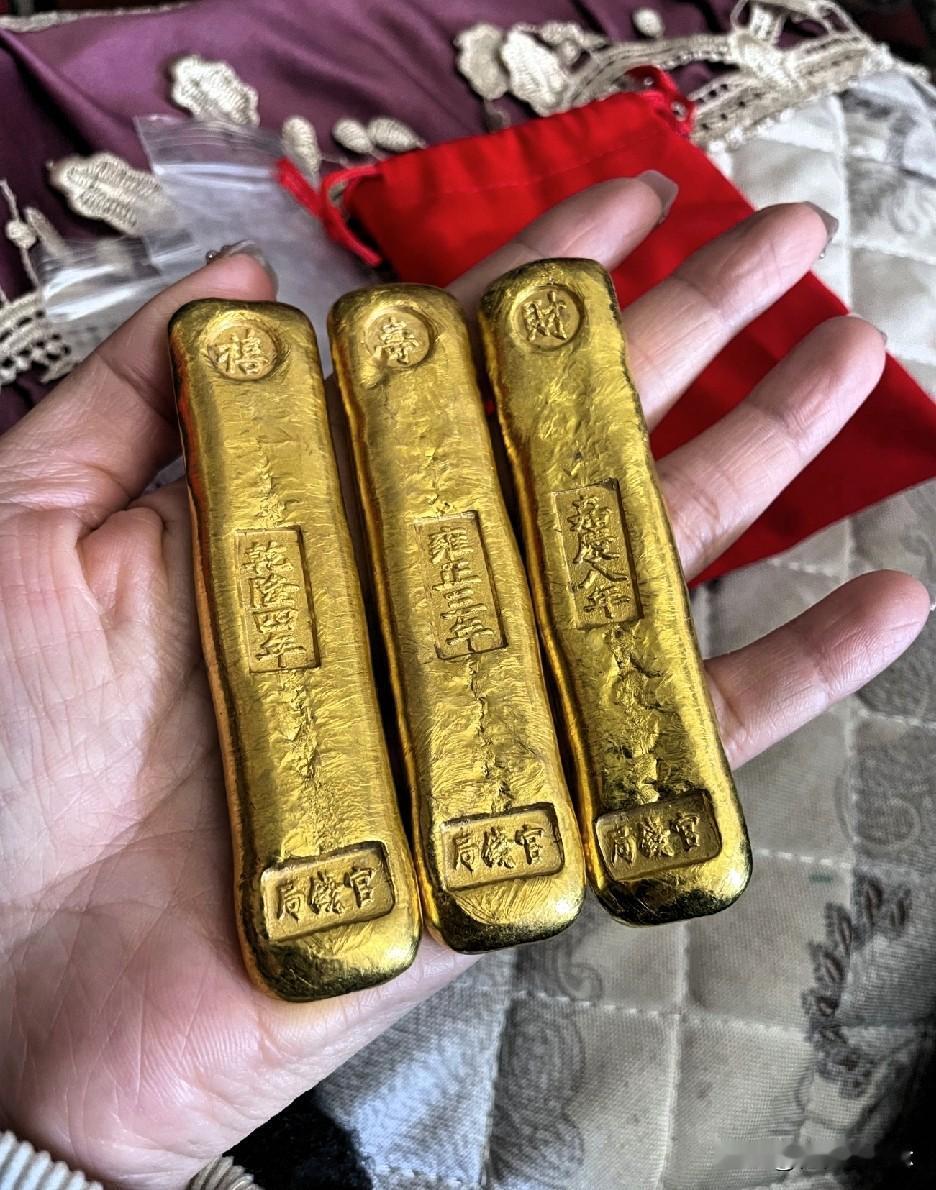 就在今天12月9日黄金市场发生了一件大事那就是俄罗斯宣布从2026年开始限制