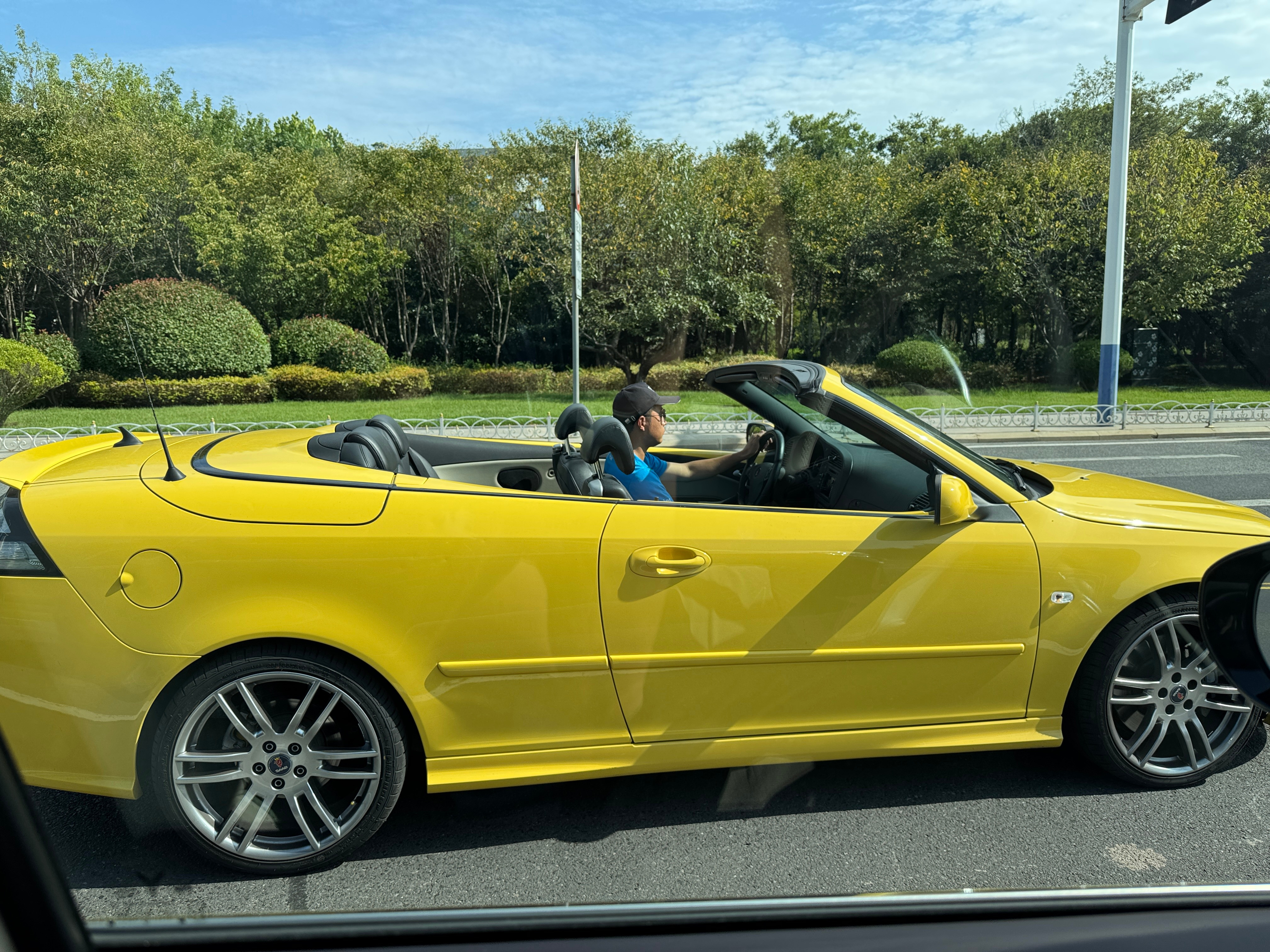 Saab9-3convertible后期型我还是喜欢Alphard​​​