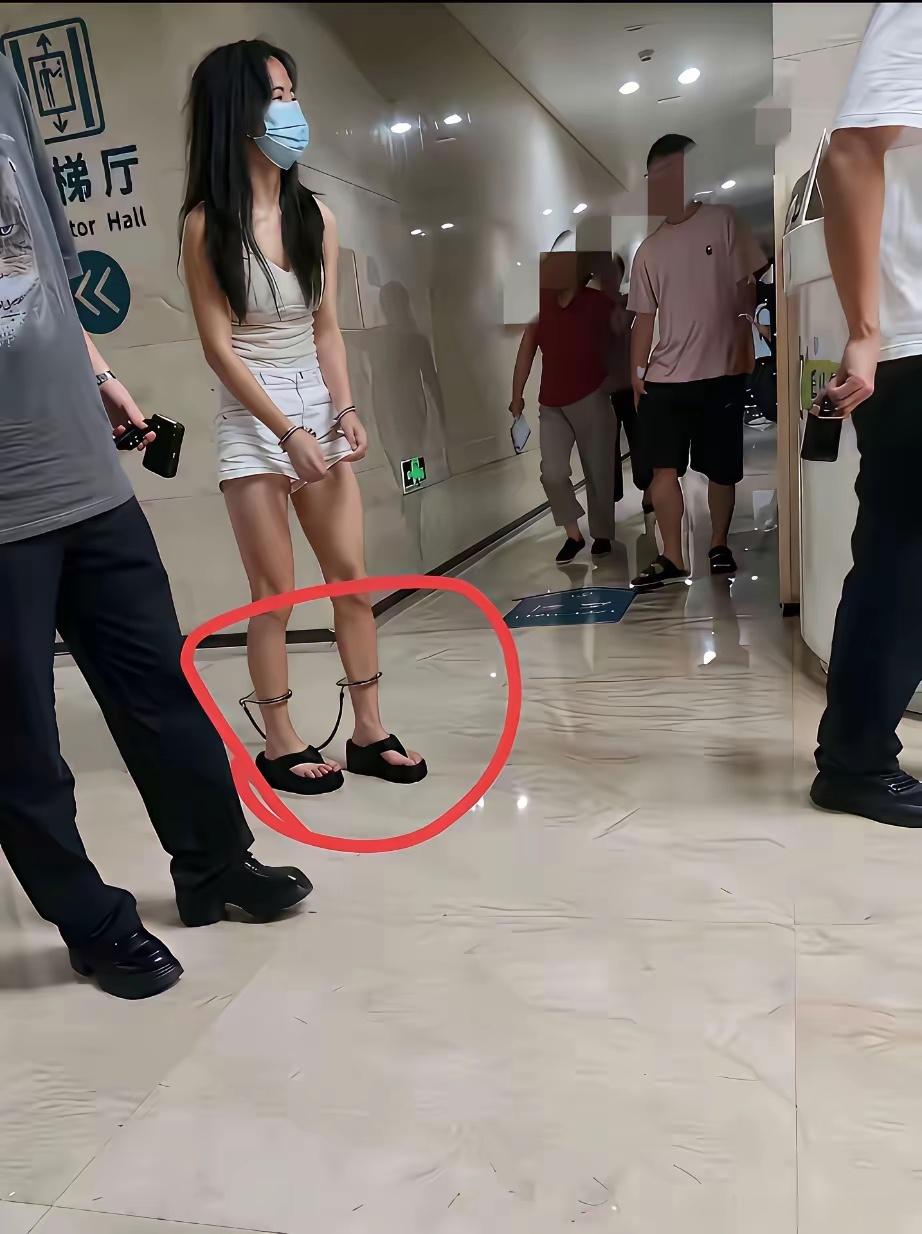 这女孩基本是废了​​​