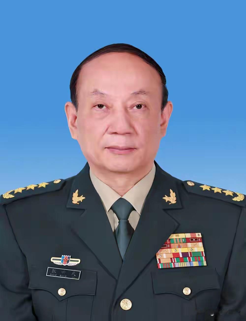 张升民上将担任中央军委副主席。这才是咱百姓要的硬骨头干部。干部的成色，救灾时