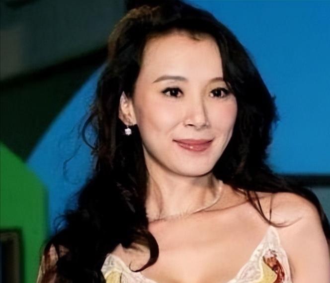 1998年，有个富商看上了台湾第一美女萧蔷，跟她开出价格“给你50万，陪我一次”