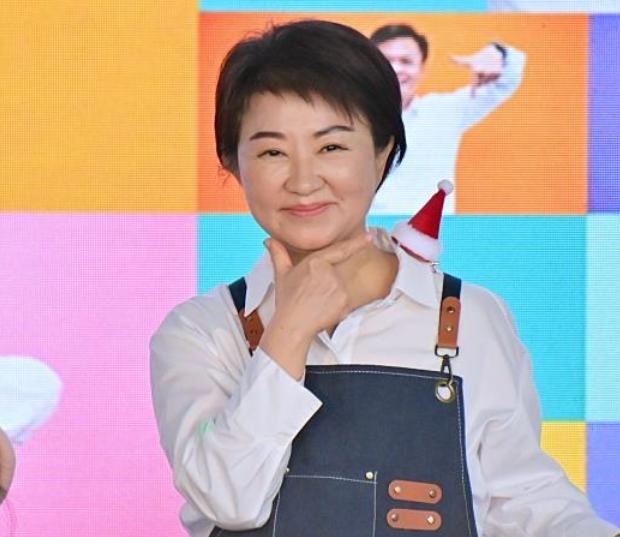 卢秀燕召开记者会呼吁大家不要急着给她想下一步12月24日，台湾台中市长卢秀