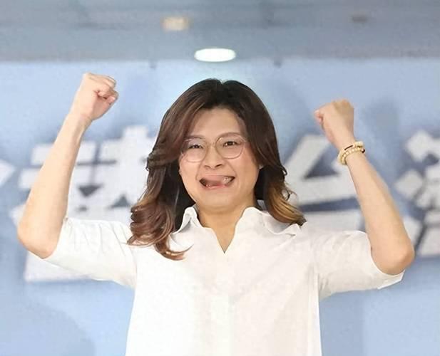 郑丽文亮“一国两区”杀招！绿营慌到跳脚，多国代表排队上门求见。郑丽文这波