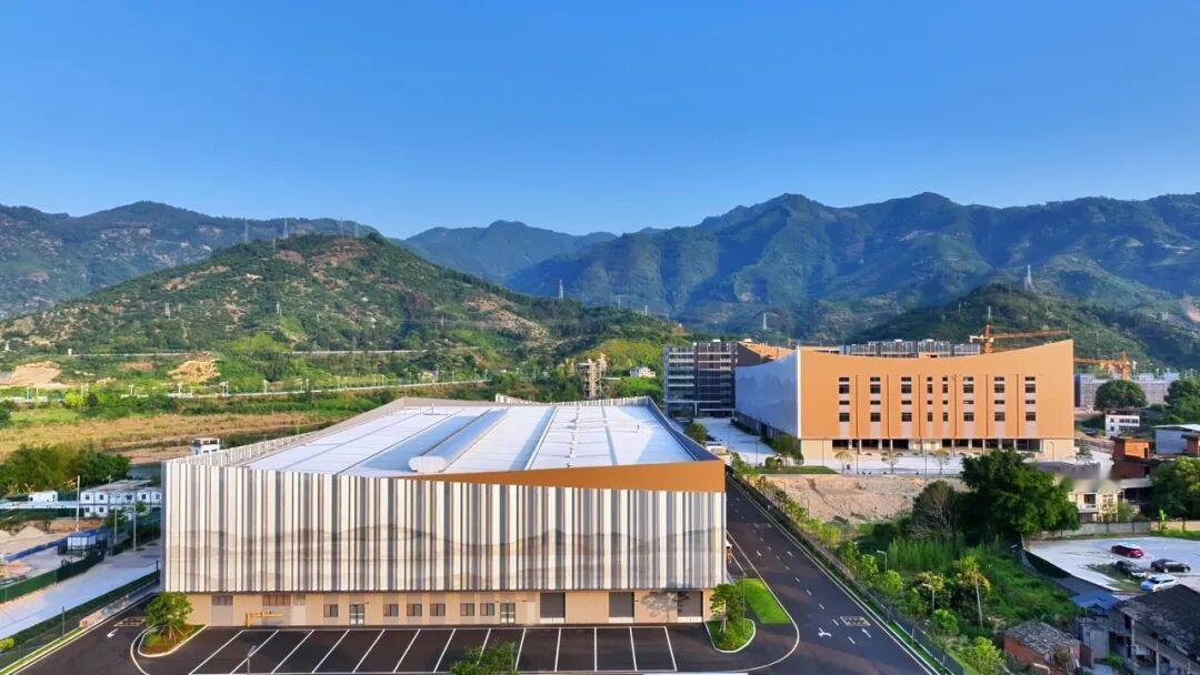 猛砸15亿，福州将打造170亩啤酒小镇！据悉，知名闽企福建佳信控股集