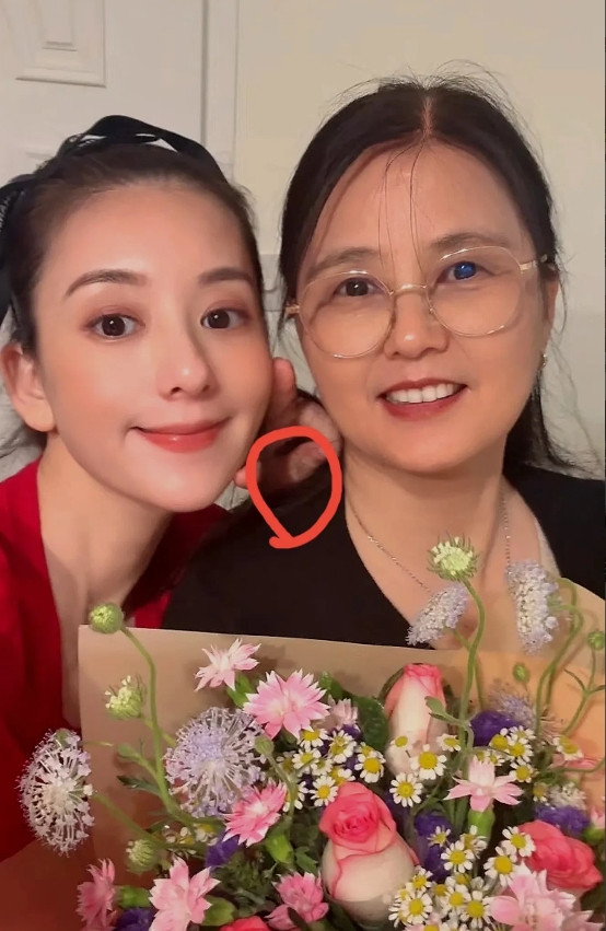 郭富城的岳母终于终于可以放心了。女儿方媛从小就乖巧懂事，本来想着过着普通人的