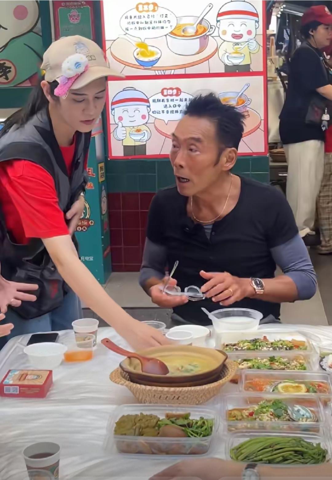 岁月果真不饶人呐！以前是那么帅气男神，如今老成这样了，大家还认得出这是谁吗？