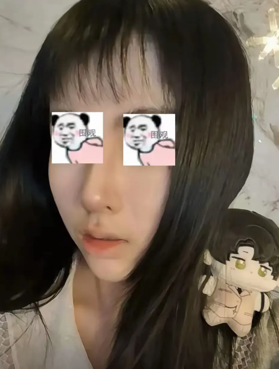 留校察看，取消积极分子资格骂四川人的东北白姓研一女孩被处理了她骂四川人是爱喝