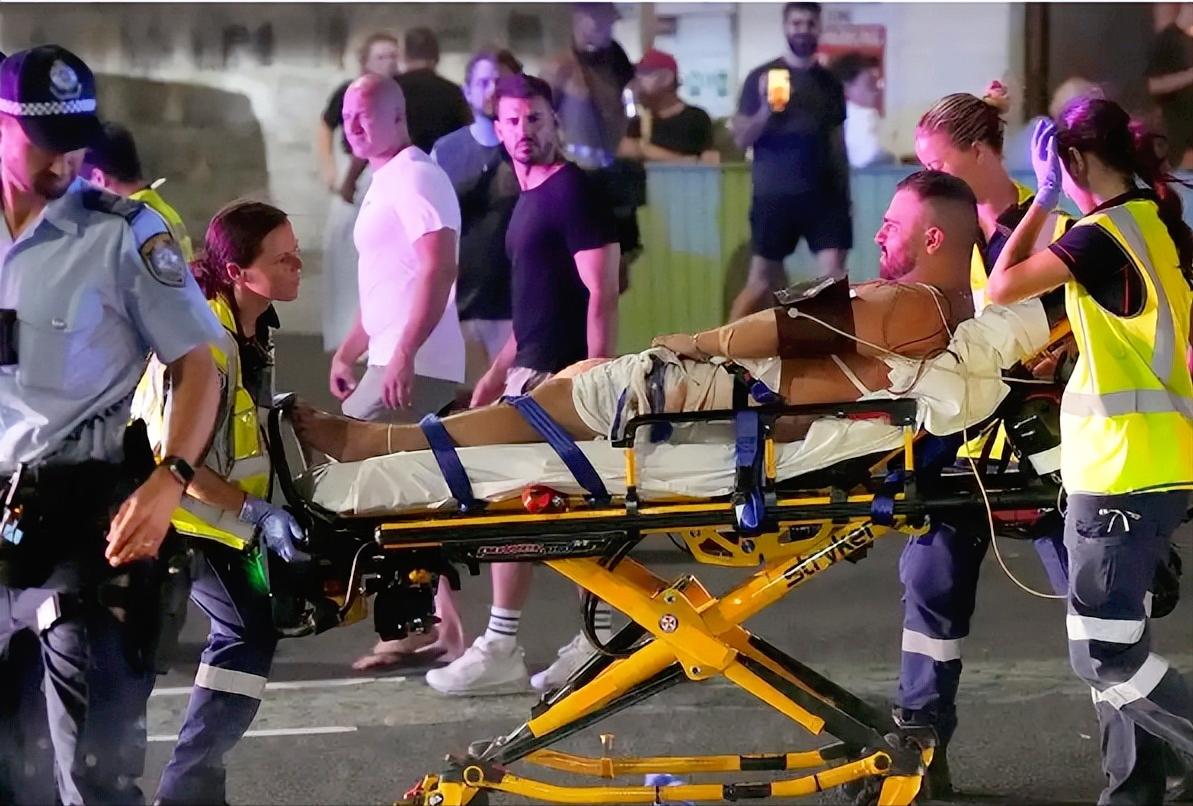 这次轮到以色列自己了？澳大利亚悉尼的上千名犹太民众围着光明节烛火载歌载舞，可就