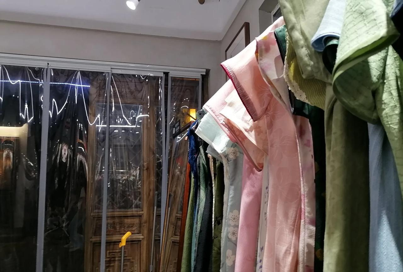 现在的孩子都怎么了？如何才能培养一个感恩的孩子？今天在苏州，闺女想要一条旗袍，