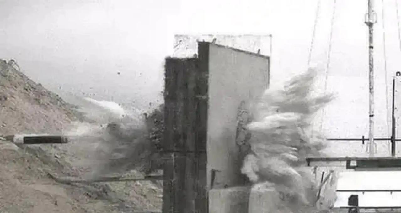 美台联军敢用石墨炸弹攻击三峡大坝吗？答案很直白：只要他们敢动这个念头，迎接他们的