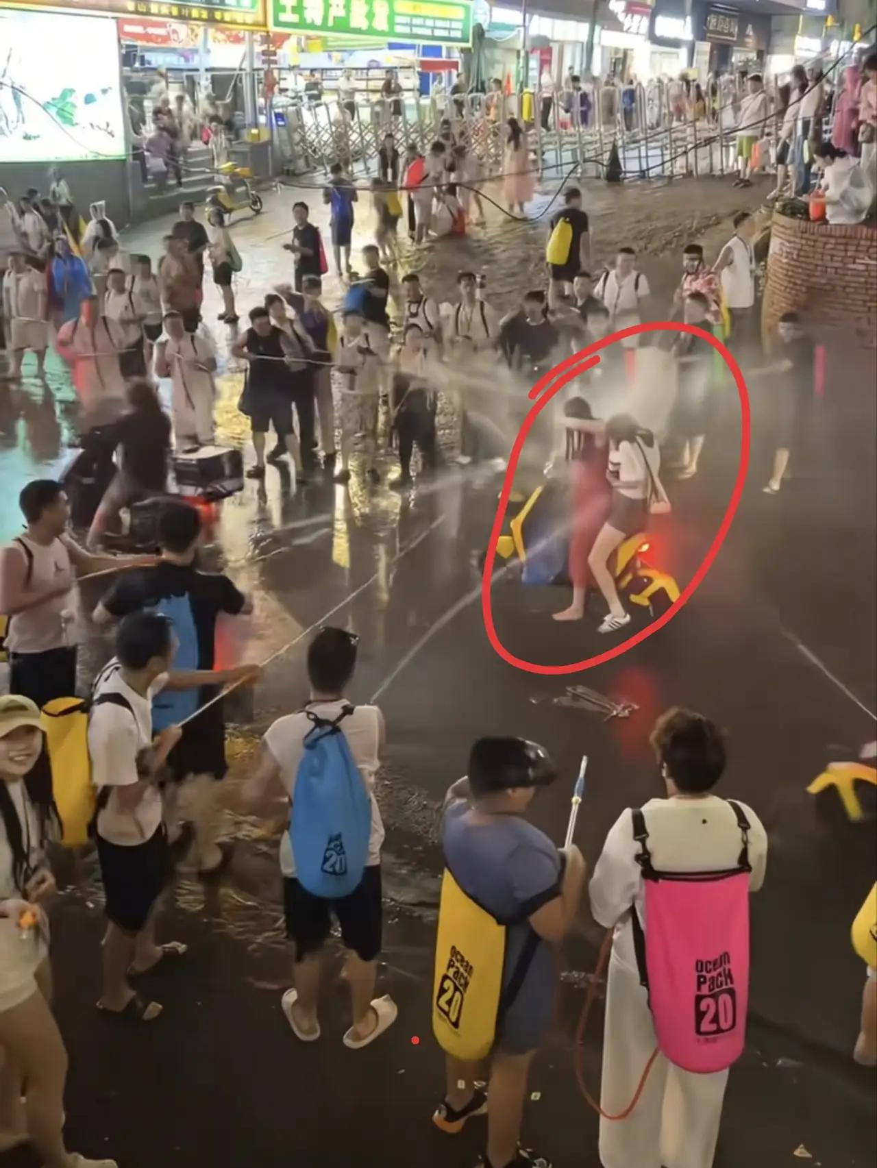 泼水节不是“耍流氓”的狂欢今年，西双版纳泼水节的相关视频令人愤怒。好好的千年