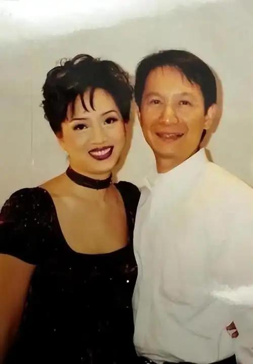 梅艳芳去世后，将两套房产留给了一位与她没有任何血缘关系的男人，母亲未分得房产，兄